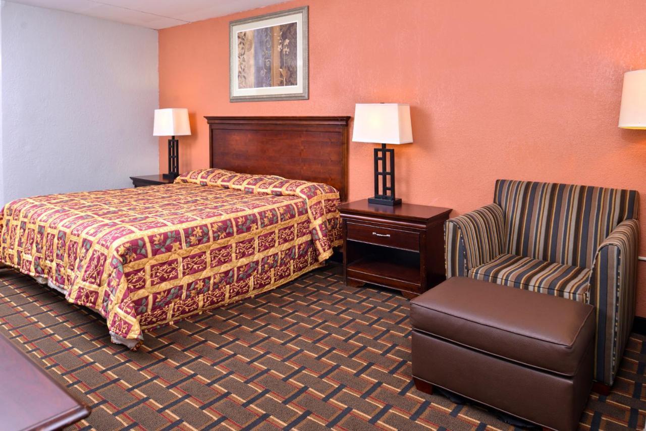 Americas Best Value Inn Richmond South Bellwood Екстериор снимка