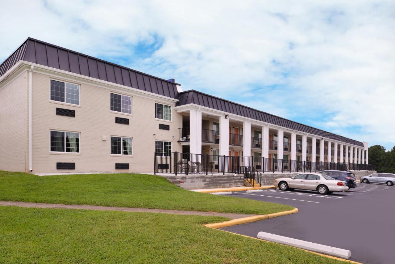 Americas Best Value Inn Richmond South Bellwood Екстериор снимка