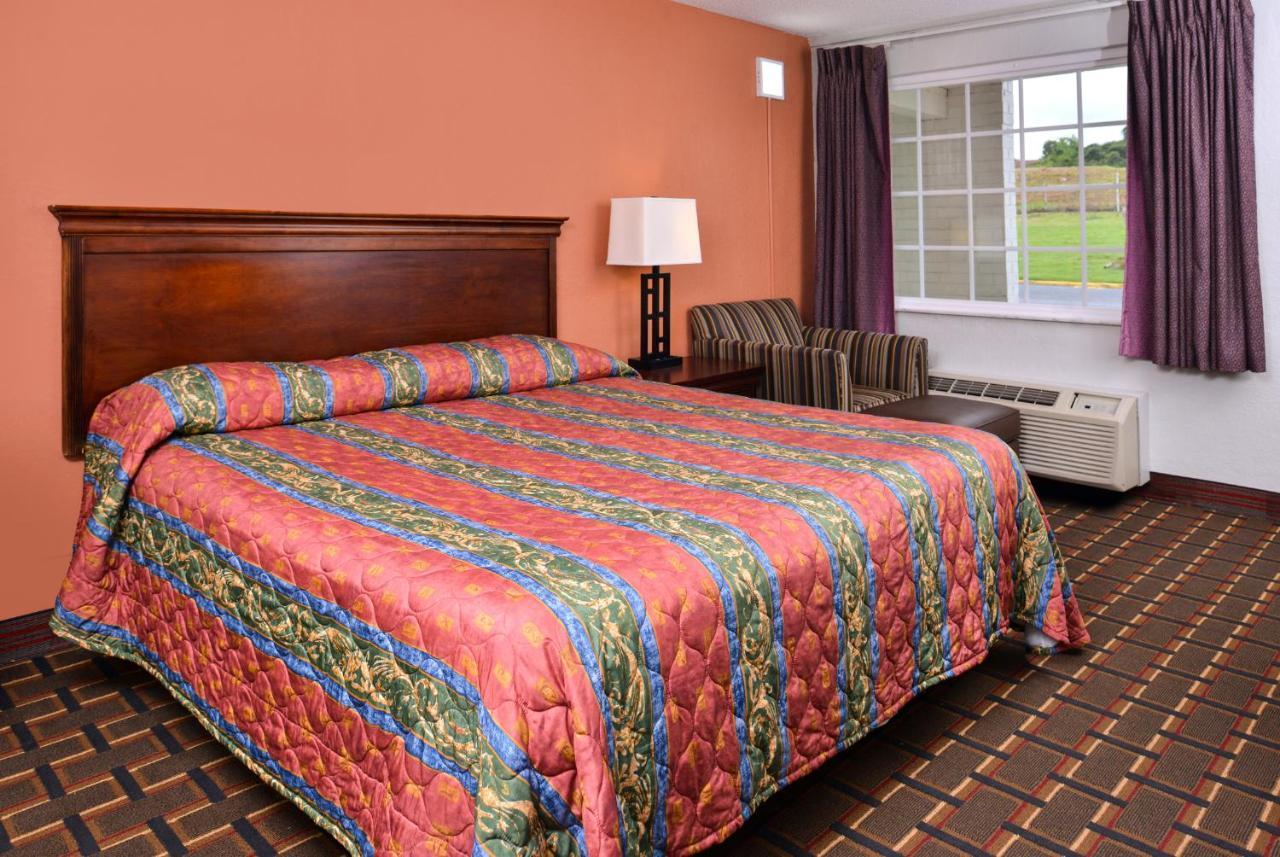 Americas Best Value Inn Richmond South Bellwood Екстериор снимка